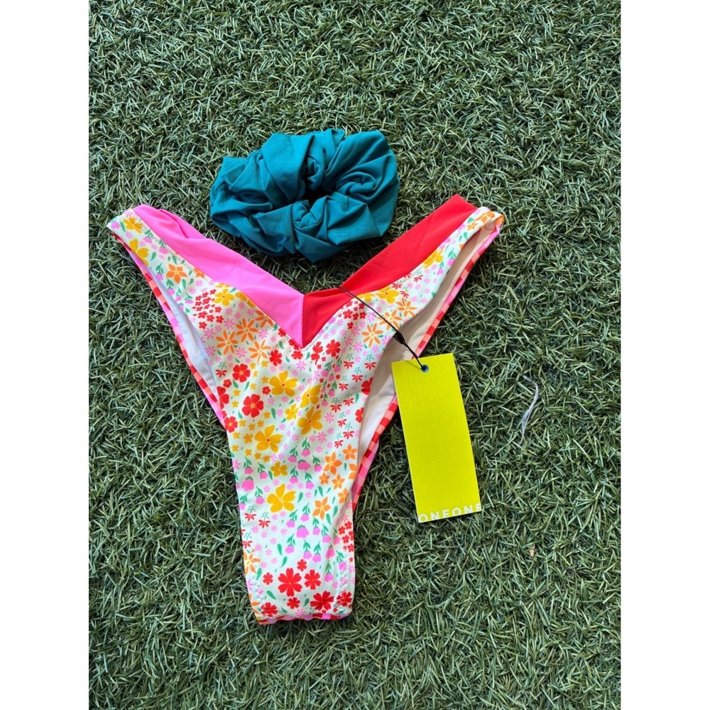 ONEONE Swimwear Floral Bikini Bottoms Cheeky V Cut Colorful XS